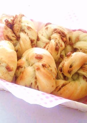 抹茶と✿黒糖かりんとうの✿ねじりパン✿-レシピのメイン写真