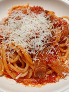 濃厚なトマトソースが絡む伝統パスタ-レシピのメイン写真