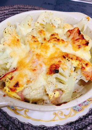 カリフラワーとベーコンのチーズ焼き♪-レシピのメイン写真
