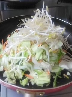 野菜いためにギョーザのタレで中華屋の味♪-レシピのメイン写真