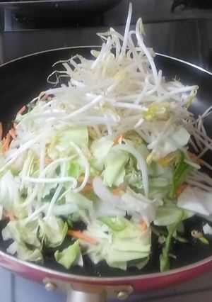 野菜いためにギョーザのタレで中華屋の味♪-レシピのメイン写真