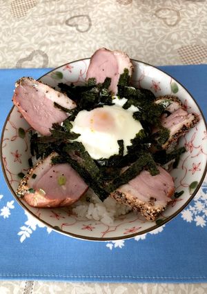 超簡単☆半熟卵と合鴨のパストラミ丼-レシピのメイン写真