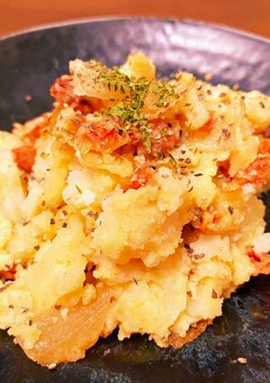 燻製とセミドライトマトのポテトサラダ-レシピのメイン写真