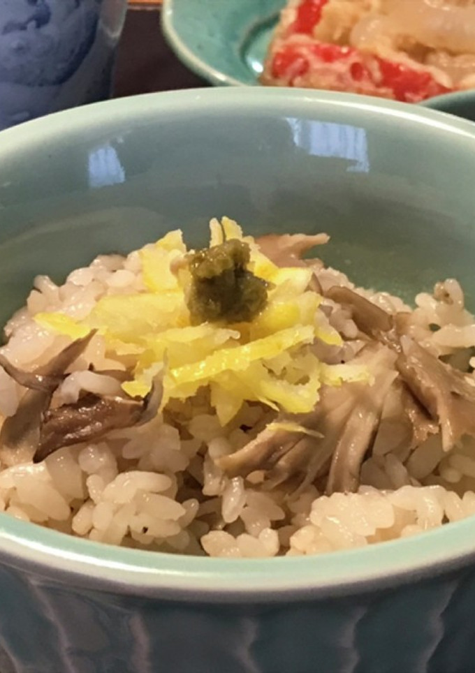 大人味♡舞茸の炊き込みご飯柚子胡椒のせ-レシピのメイン写真