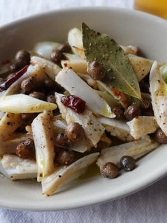 ヤゲン軟骨とむかごのアヒージョ風炒め-レシピのメイン写真