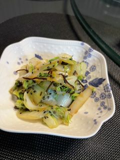 白菜とセロリの葉の炒め物-レシピのメイン写真