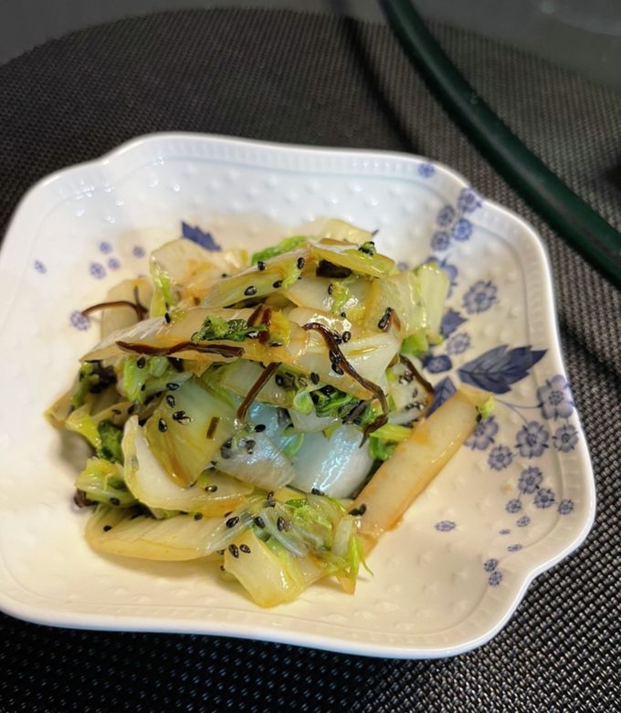 白菜とセロリの葉の炒め物-レシピのメイン写真