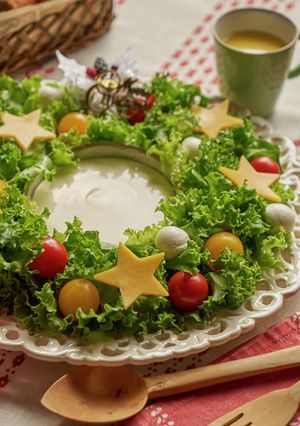 こどもだけで作れるクリスマスリースサラダ-レシピのメイン写真