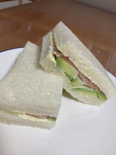 アボカドと生ハムのサンドイッチ-レシピのメイン写真