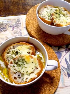 おうちでフレンチ♪オニオングラタンスープ-レシピのメイン写真