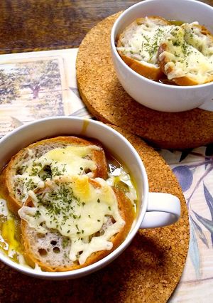 おうちでフレンチ♪オニオングラタンスープ-レシピのメイン写真