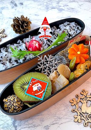 師走7 クリスマスな鮭弁当　女子高生　-レシピのメイン写真