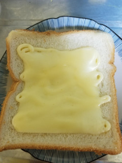 レンチンで♪マヨチーパン-レシピのメイン写真