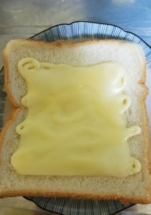 レンチンで♪マヨチーパン-レシピのメイン写真