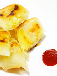 余ったフライドポテトとチーズの焼き春巻き-レシピのメイン写真