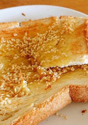 白いりごまのトースト-レシピのメイン写真