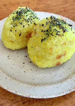 ターメリック梅おにぎり-レシピのメイン写真