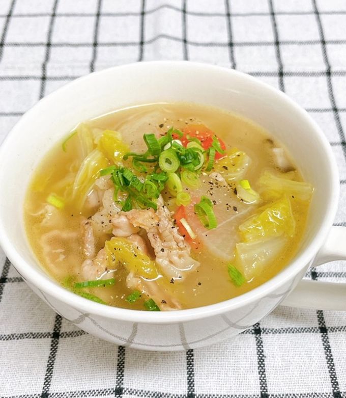 母の豚汁☆豚バラと白菜のコンソメスープ-レシピのメイン写真