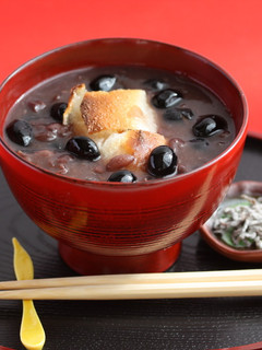 おせちの黒豆とお餅で!黒豆ぜんざい-レシピのメイン写真