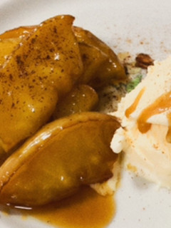 カラメル焼きリンゴ☆アイスクリーム添え-レシピのメイン写真