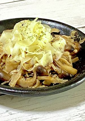 きのこのバター醤油炒め⭐️削りチーズのせ-レシピのメイン写真