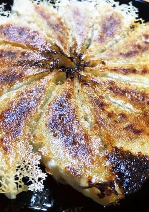 簡単調味で完成！白菜の【焼き餃子】-レシピのメイン写真