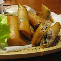 A picture of 豚肉青じそチーズとろーり春巻き.
