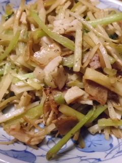 大根の皮とベーコンのマヨ炒め-レシピのメイン写真
