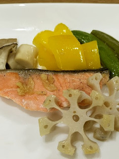 ふっくらおいしい♡鮭の白ワイン蒸し-レシピのメイン写真