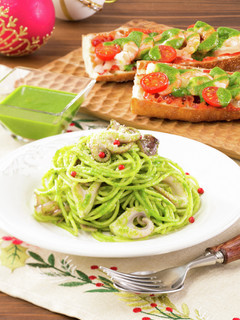 クリスマスに♪春菊のジェノベーゼパスタ-レシピのメイン写真