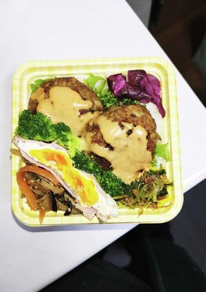 【夫婦弁当189】ハンバーグと金平ごぼう-レシピのメイン写真