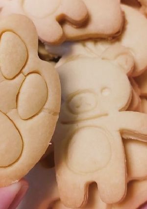 バター香る！サクホロ食感の型抜きクッキー-レシピのメイン写真