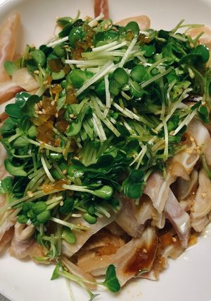 豚耳とかいわれ大根のおつまみ-レシピのメイン写真