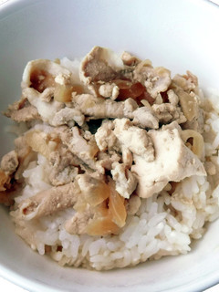 【保育園給食】豚豆腐しょうが焼き丼-レシピのメイン写真