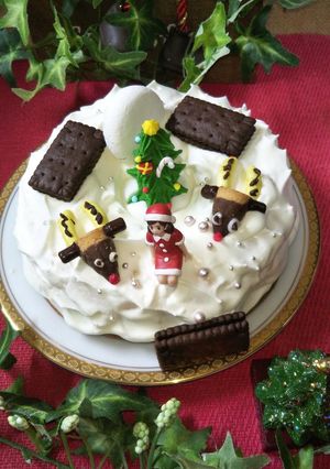 市販のスポンジとお菓子でクリスマスケーキ-レシピのメイン写真