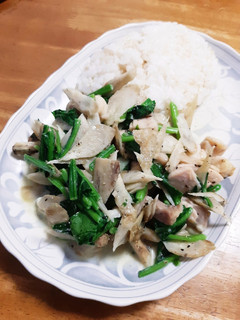 鳥ごぼうとほうれん草のクリーミー丼-レシピのメイン写真