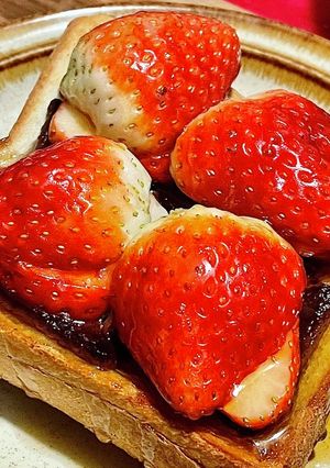 簡単お手軽！いちごの焼きチョコトースト-レシピのメイン写真