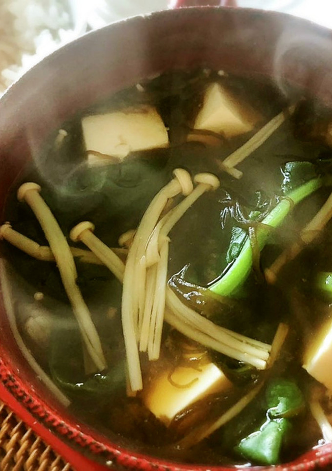 ちぢみほうれん草ともずくのお味噌汁-レシピのメイン写真