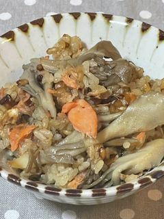 鮭と舞茸の炊き込みご飯-レシピのメイン写真