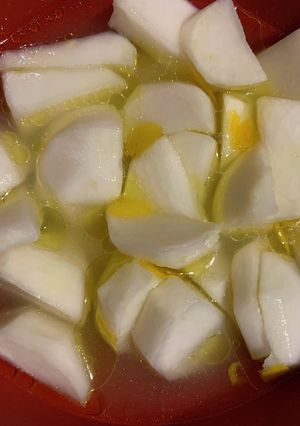 カブの浅漬け　オリーブオイルと柚子風味-レシピのメイン写真
