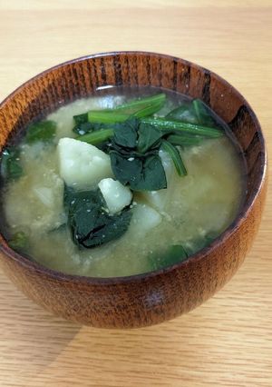 一人暮らしʕ·ᴥ·ʔじゃがいもの味噌汁-レシピのメイン写真