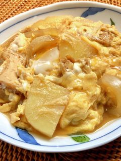 じゃが芋・玉ねぎ・油揚げの卵とじ*丼にも-レシピのメイン写真
