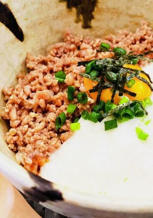 茶飯で♡月見とろろ鶏そぼろ丼-レシピのメイン写真