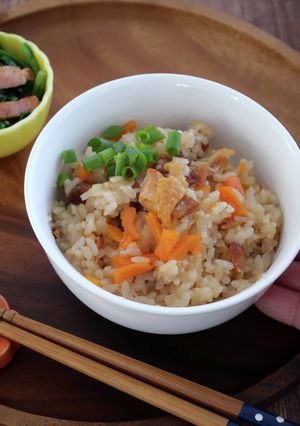 焼き鳥とにんじんの中華風おこわ-レシピのメイン写真