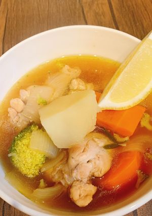 手羽元とふんだん野菜のハーブスープ-レシピのメイン写真