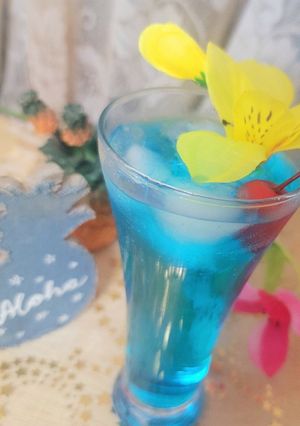 簡単モクテル♪ブルーラグーン-レシピのメイン写真