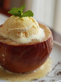 ラム酒入り*大人の焼きりんご-レシピのメイン写真