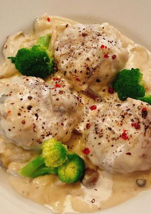 きのこクリームソースの煮込みハンバーグ-レシピのメイン写真