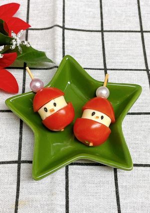 お弁当に！ミニトマトでサンタクロース-レシピのメイン写真