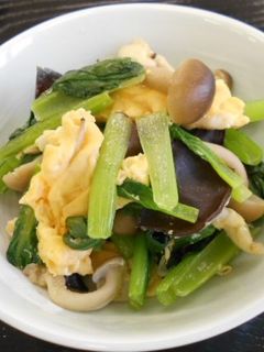 【野菜】小松菜ときのこの卵炒め-レシピのメイン写真